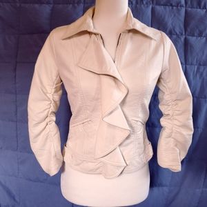 ¤ White faux leather jacket